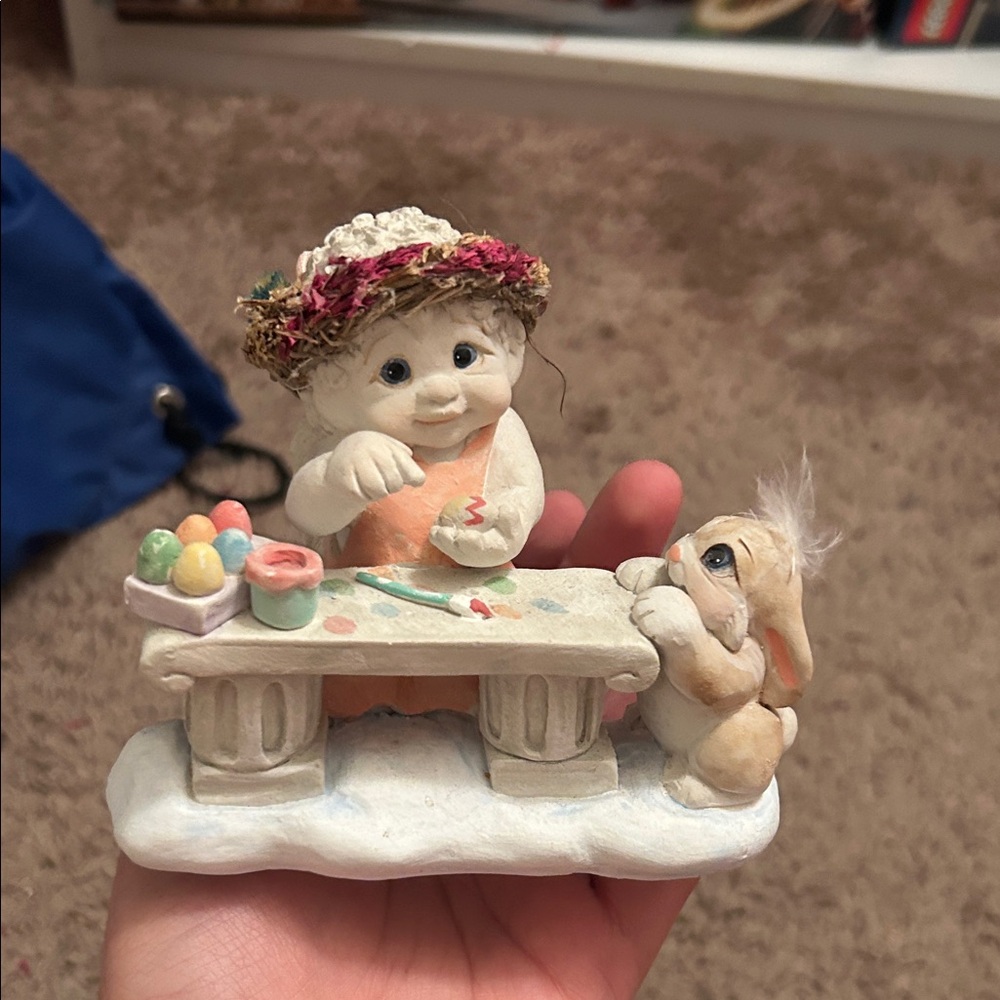 Easter artist 
Charming Figurine with Bunny - Cream and Tan